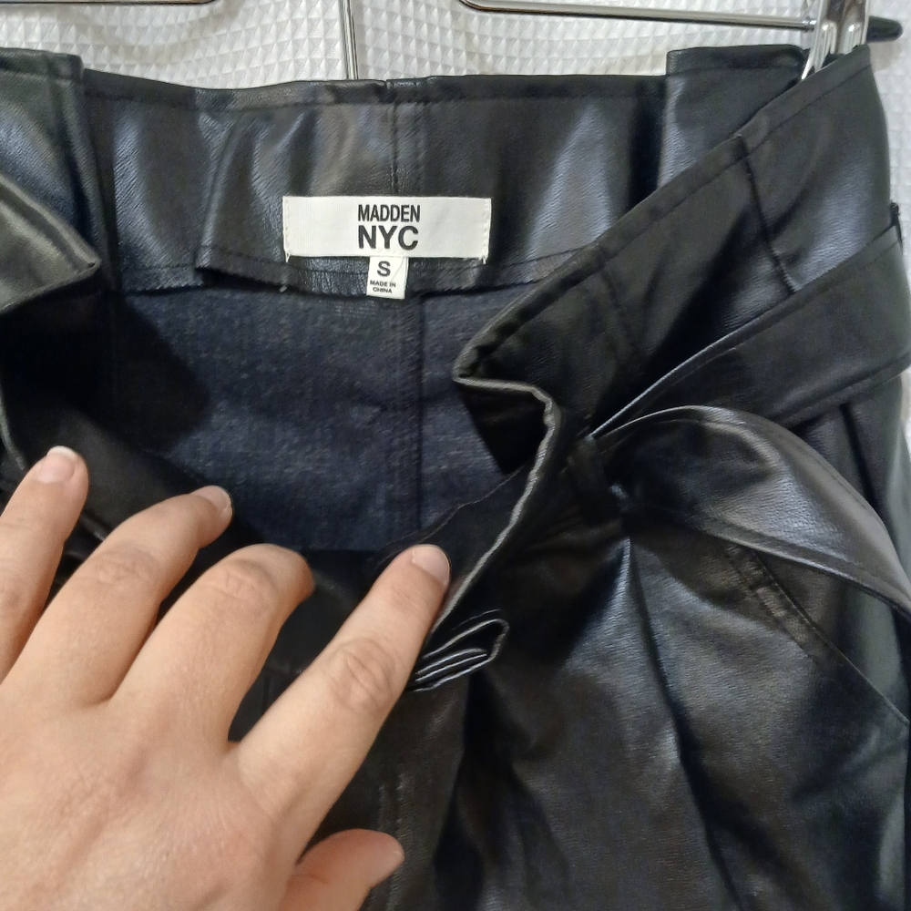 NWOT Madden Paperbag Faux Leather Shorts - Picture 5 of 9